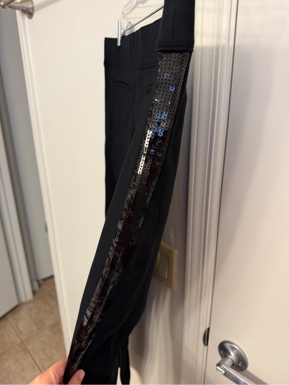 SPANX Black Sequin-Trim Ankle Pants Perfect Black Pant Size XL Pull On - Picture 4 of 6